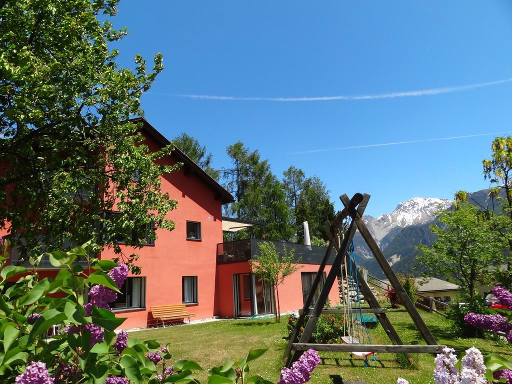 Chasa Felix Scuol Apartman Szoba fotó